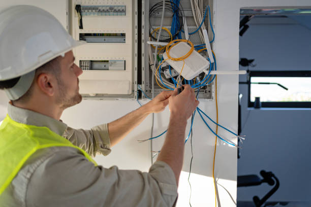 Best Electrical Contractors for Businesses  in New Hampton, IA